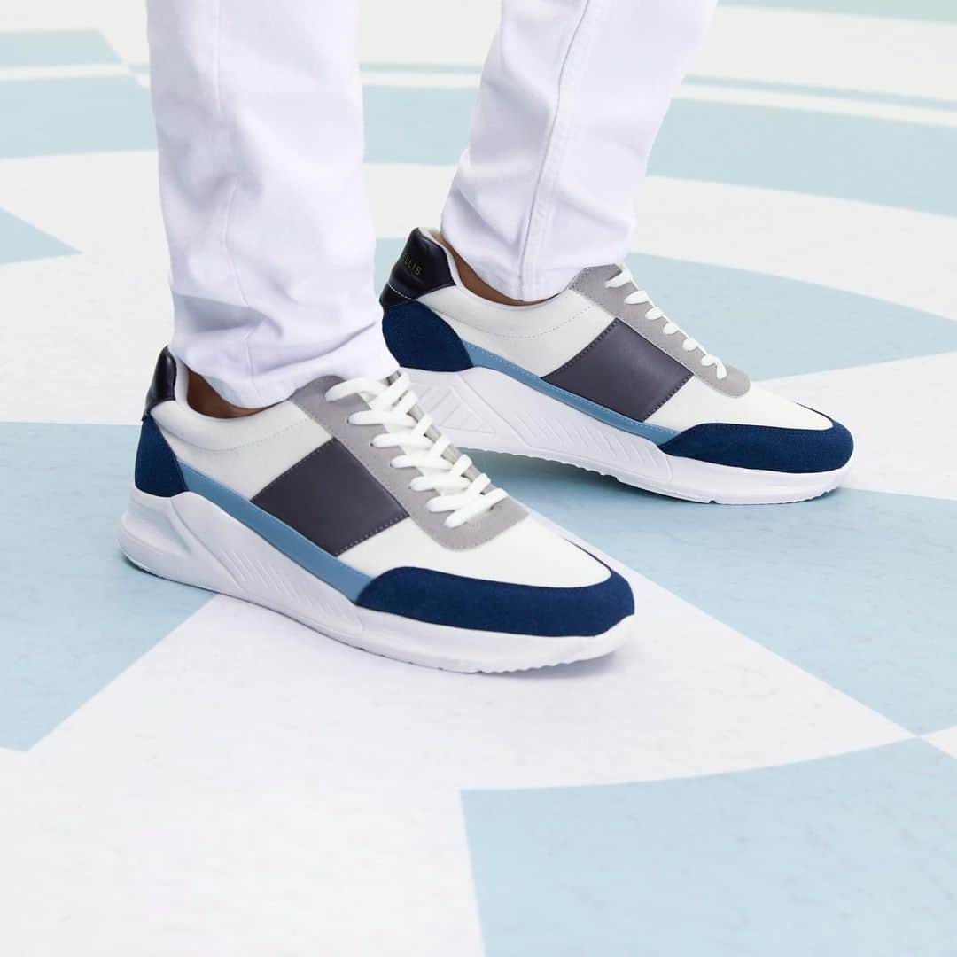 ペリーエリスのインスタグラム：「A shoe you’ll be sure not to want to step out of. Meet the Color Block Canvas Sneaker 👟.」