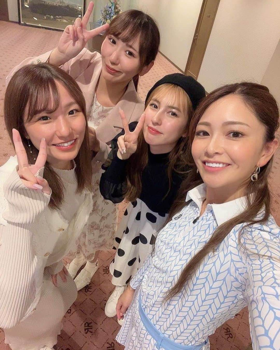 MIKIさんのインスタグラム写真 - (MIKIInstagram)「みんな可愛い🤤🩷もう惚れちゃう🩷 キムユカちゃん前髪大丈夫よ🙆‍♀️💞笑 雨ゴルフの後で顔死んでる🤧  #ゴルフ女子 #ゴルフ女子と繋がりたい  #関西ゴルフ女子 #関西ゴルフ女子と繋がりたい #関西ゴルファー #ごるふ女子 #かわいい #可愛い女の子と繋がりたい #ゴルフ好き #ゴルフ好きな人と繋がりたい」5月19日 1時37分 - mktyy_golf