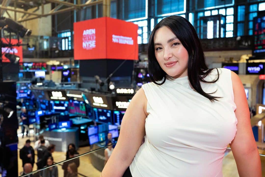 Sports Illustrated Swimsuitさんのインスタグラム写真 - (Sports Illustrated SwimsuitInstagram)「#SISwimsuit takes the #NYSE 🔔 📷: @nyse」5月19日 1時39分 - si_swimsuit