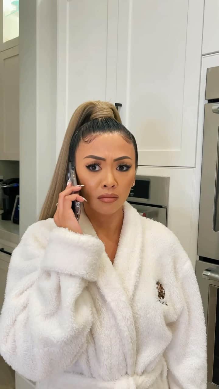 リアン Vのインスタグラム：「When you marry a Filipino 🇵🇭😂  Friendly reminder in honor of #AsianPacificAmericanHeritageMonth all @shoplianev products are 20% off! ✨Use my code: Filipino20✨」