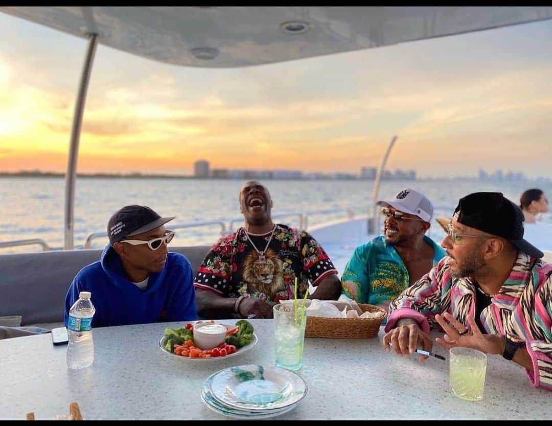 のインスタグラム：「Only if y’all knew why @bustarhymes is laughing like that 🧯🧯🧯🧯🚒🚒🚒🚒🚒🔥🔥🔥」