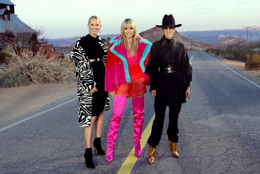カロリナ・クルコヴァのインスタグラム：「So much fun on set with @heidiklum x @germanysnexttopmodel... always love mentoring young models and equipping them with knowledge to help them in their careers. Thank you for having me! Catch the episode at 8:15 pm CET on @prosieben! #GNT」