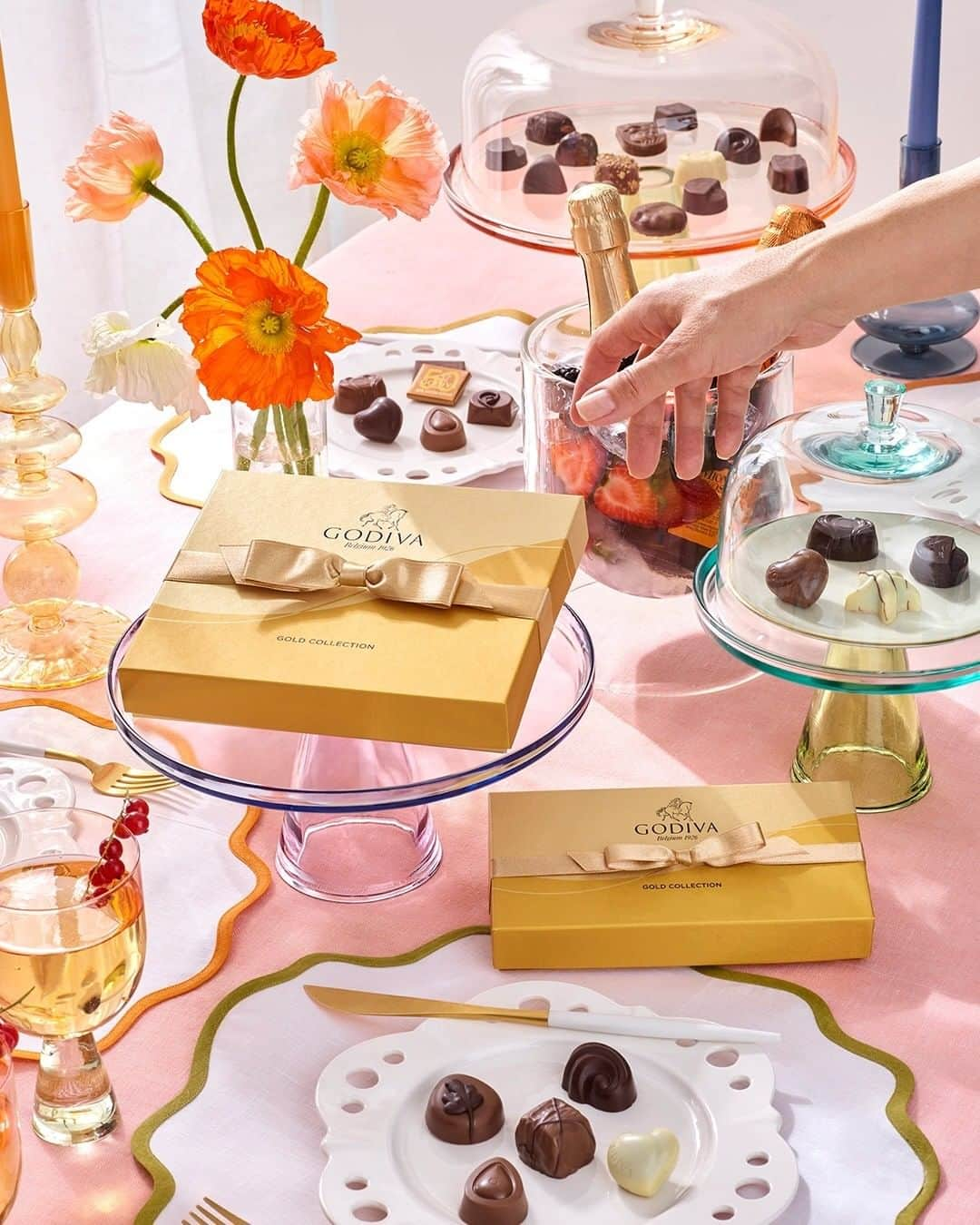 GODIVAのインスタグラム：「Bring on spring with a tablescape fit for a chocolatey celebration. 💐」