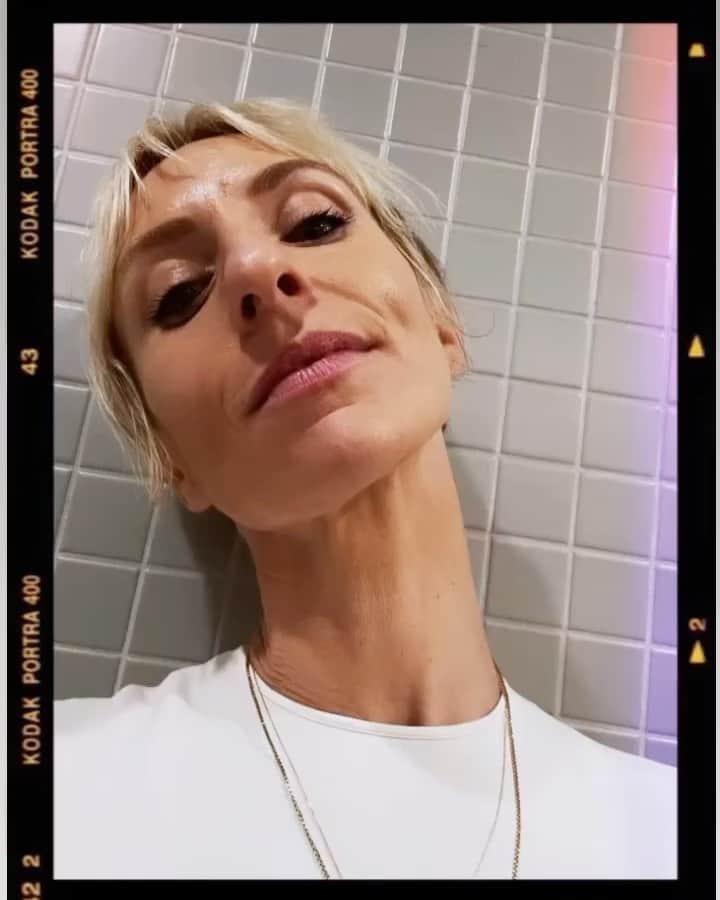 ミッキー・サムナーのインスタグラム：「A Night at The Whitney  Thank you @rrrrrad 💋」