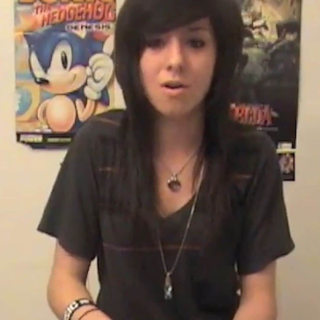 のインスタグラム：「It’s #GrimmieThursday! Let’s all gather round and enjoy Christina’s cover of “Bound to You” by Christina Aguilera 💚」