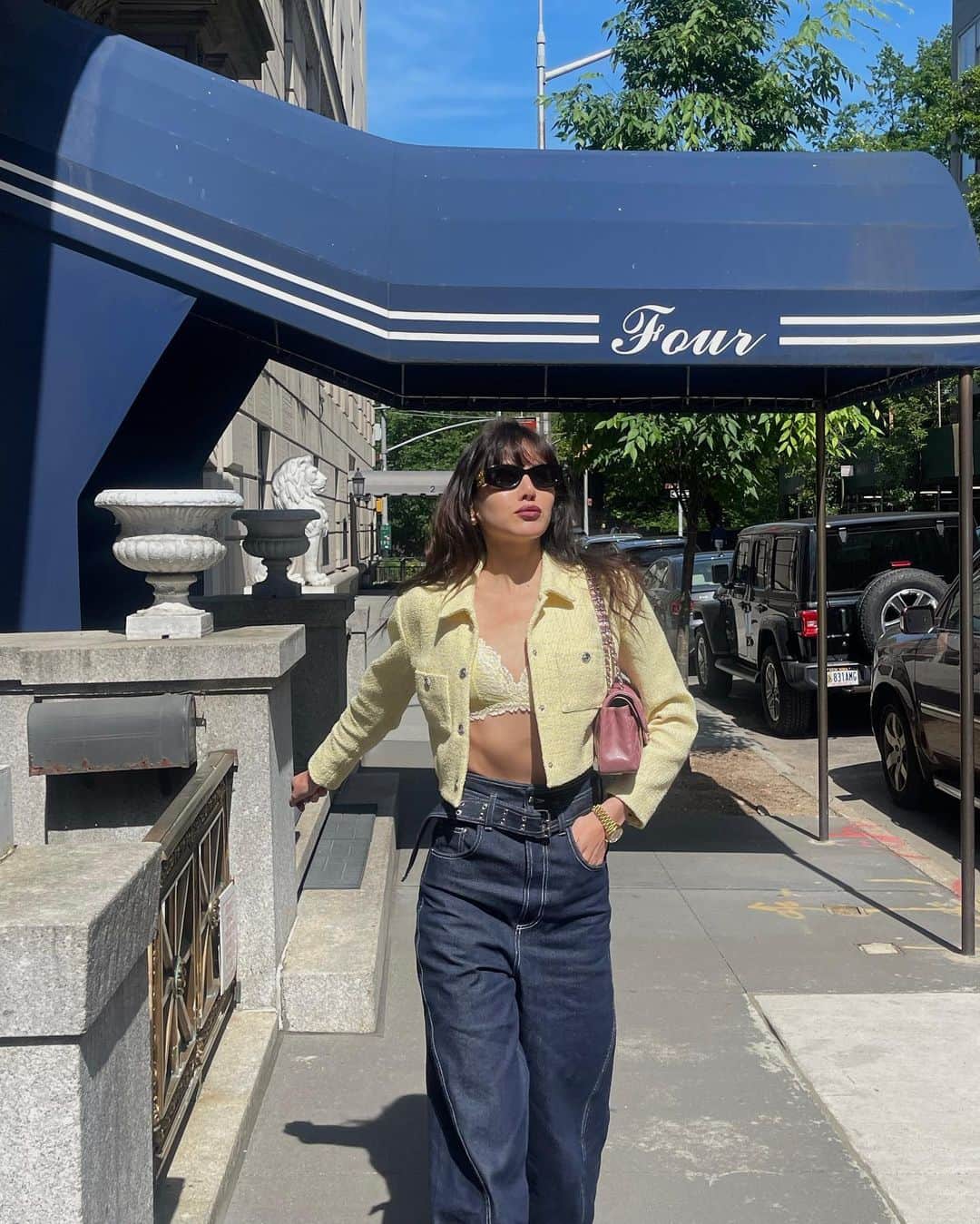 ナタリー・スアレスのインスタグラム：「Running around the city before heading off to Cannes Film Festival!」