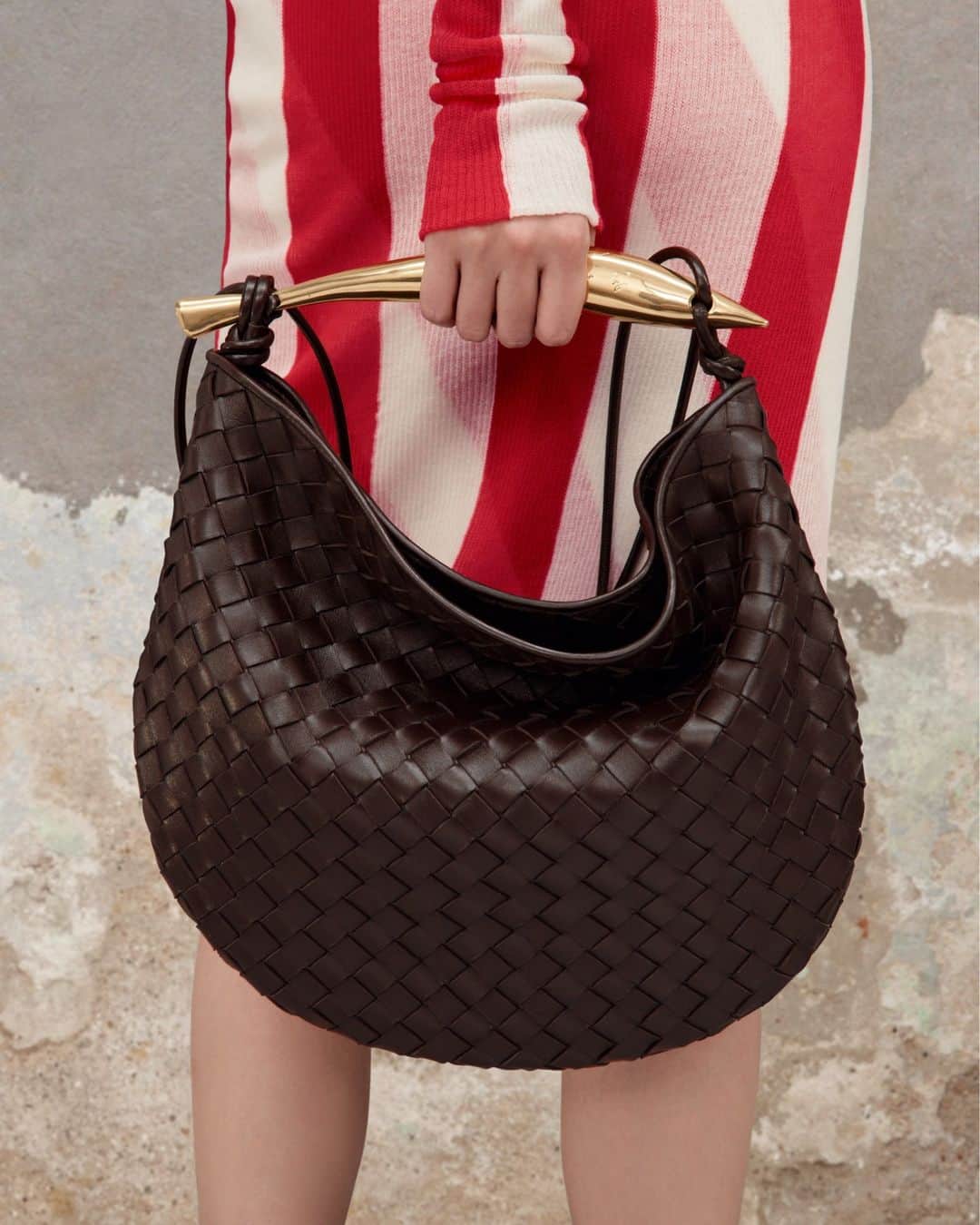 MATCHESFASHION.COMのインスタグラム：「#BottegaVeneta’s Sardine bag is an ideal everyday option. Tap to shop.」