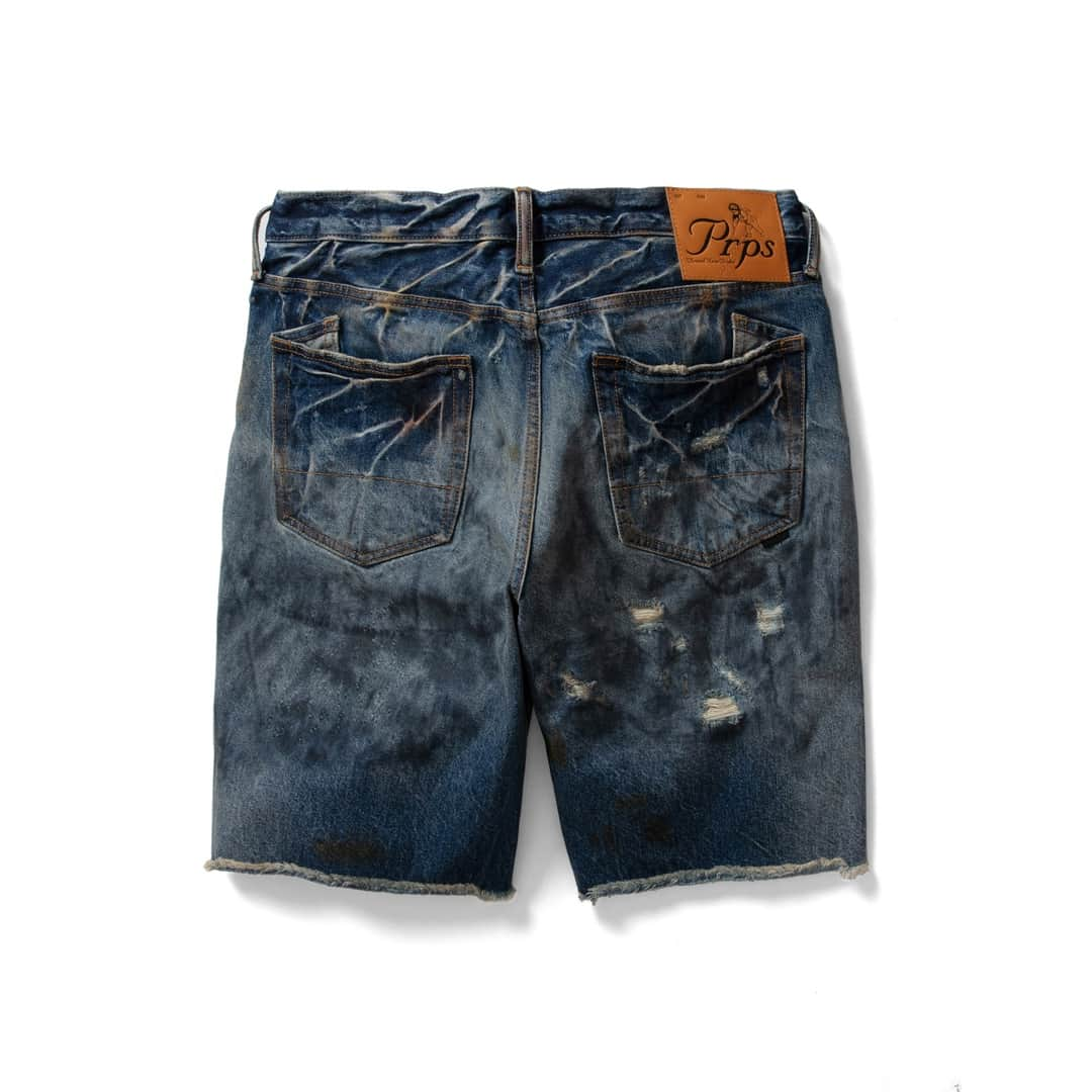 ピーアールーピーエスさんのインスタグラム写真 - (ピーアールーピーエスInstagram)「Aim Shorts | Heavily stained and destroyed shorts with antique tinting.」5月19日 6時02分 - prpsjeans