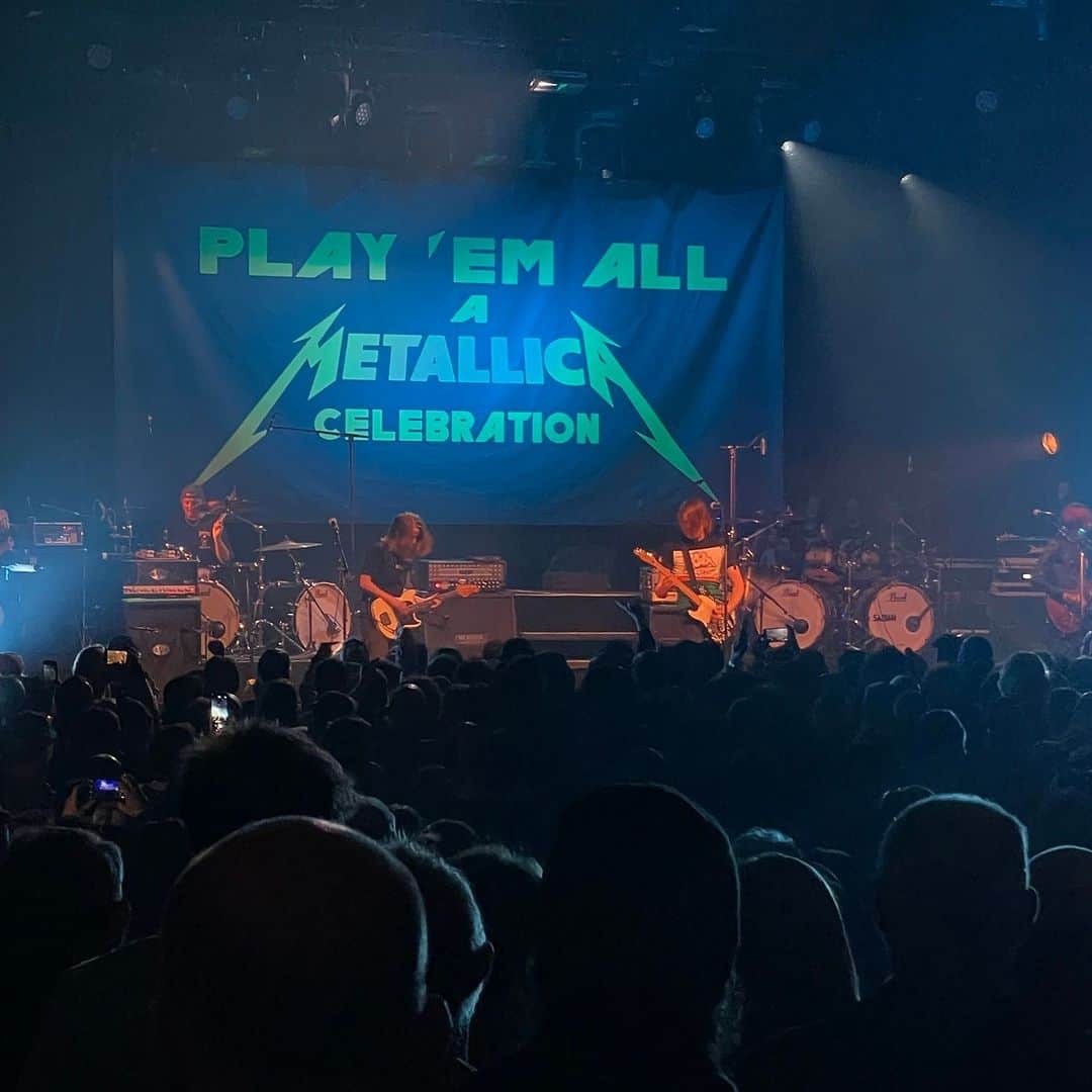 メタリカのインスタグラム：「🇫🇷 It was a packed house at @bataclanofficiel for tonight’s #M72Paris Play ’Em All Celebration featuring Mass Hysteria, Loudblast, Tagada Jones, Manard & Flockos from @ultravomitofficiel and LANDMVRKS. Thanks to everyone who came out to keep the fun going during our #M72 Metallica Takeover!」