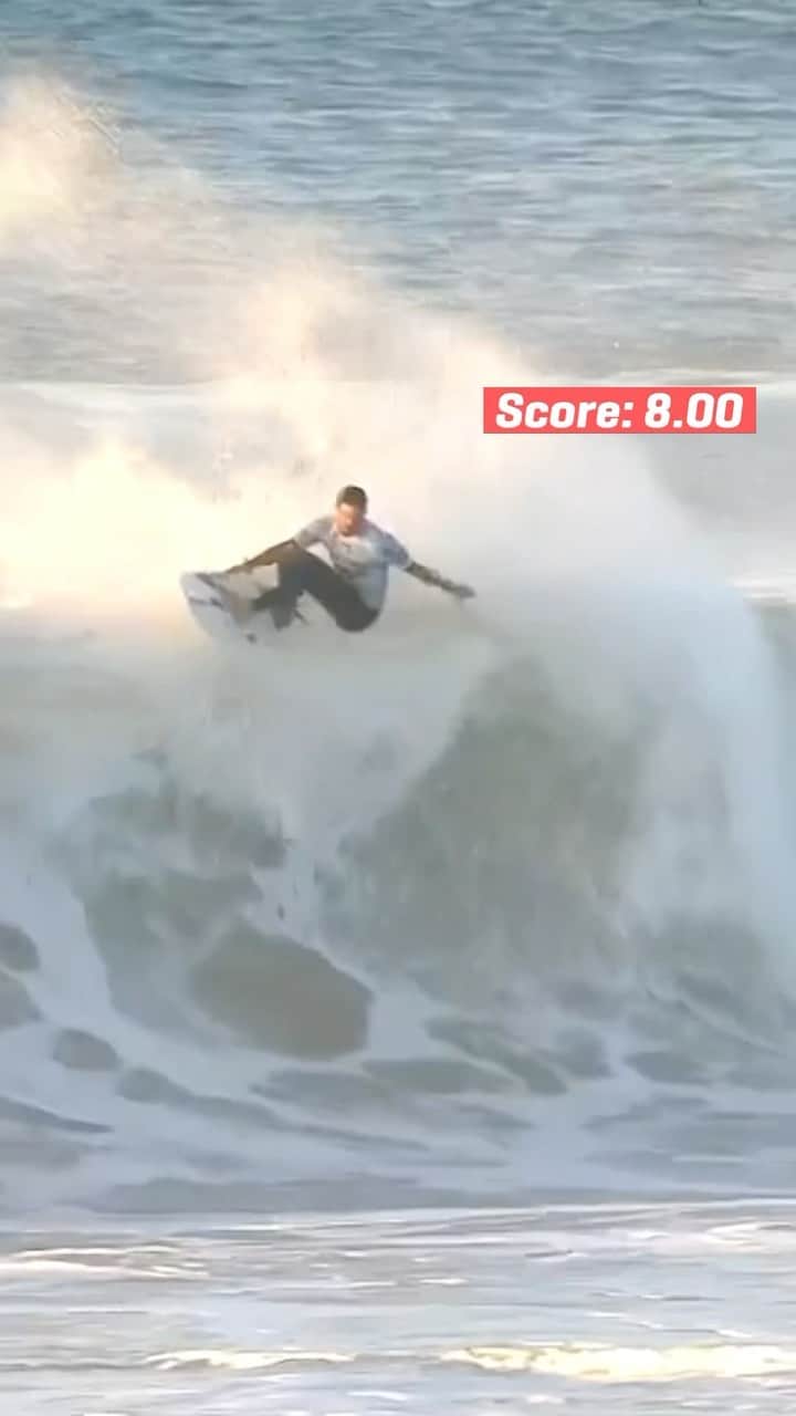 世界プロサーフィン連盟（WSL）のインスタグラム：「@justinbecret getting things off to a 🔥 start here at the @gwmaustralia #SydneySurfPro.   Watch live on worldsurfleague.com.  @destination_nsw @originalbonsoy」