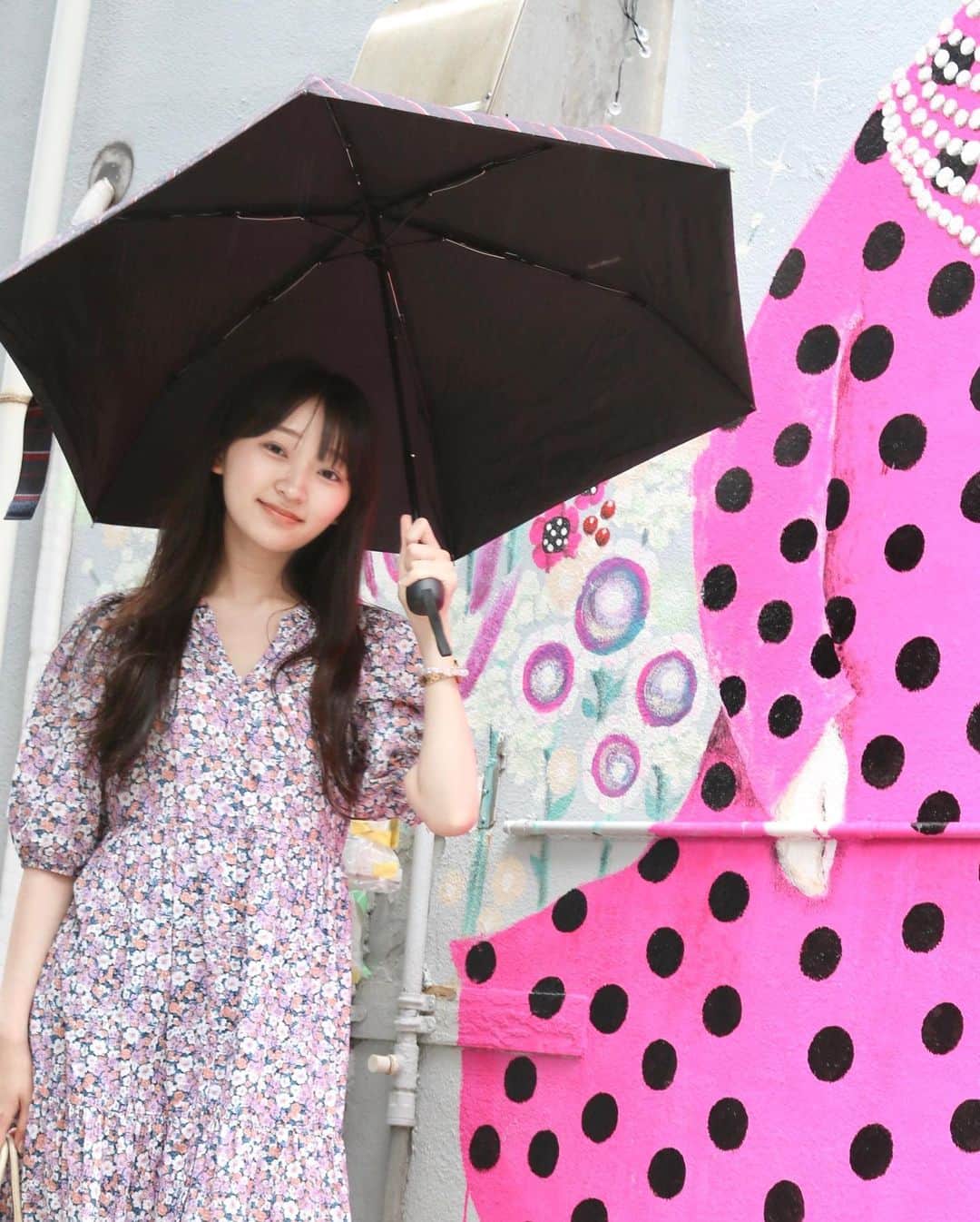 前野えまさんのインスタグラム写真 - (前野えまInstagram)「🐰☔️ ・ ・ #rainyday  #pink  #rabbit  #girlportrait #actress #actor #girl #photography #portrait #japanesegirl #portraitphotography #daily_phot_jpn #japan_daytime_view」5月19日 6時42分 - maeno_ema