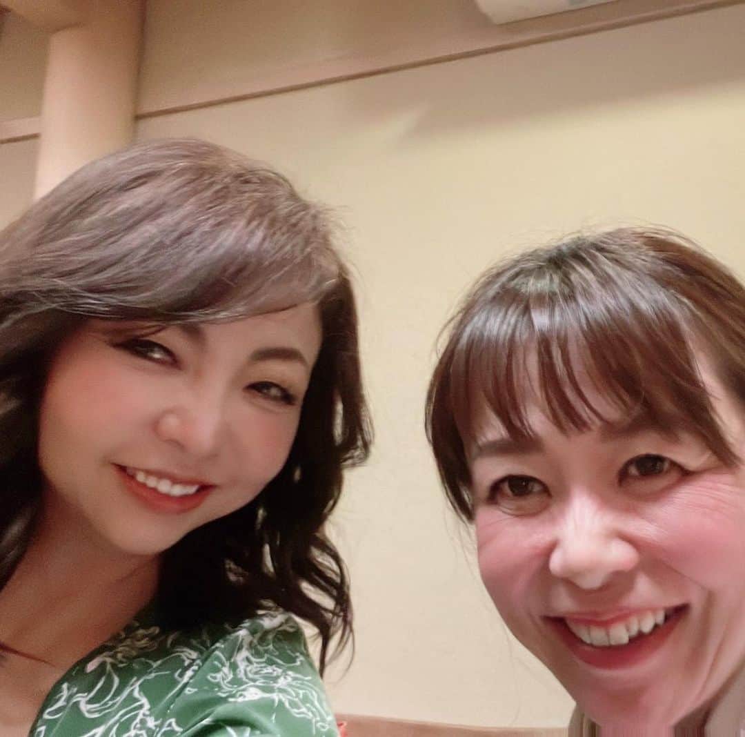 モモコさんのインスタグラム写真 - (モモコInstagram)「エミちゃんと京都ご飯。 年1の三多さん‼️ ありがたやー💕💕  昨日配信のYouTube『モモコ新聞』は、初めて焼肉屋さんからのタイアップでした〜‼️ 隣が精肉屋さんで新鮮ですごくおいしかったよ💕 是非、モモコ新聞を見て行って下さいね♪ お店公式Instagramは、こちらです❗️ @nikuya.ki_ichi   #ハイヒールモモコ #👠 #👠🍑 #CHANEL #シャネラー #グルメ #アメブロ  #YouTube #モモコ新聞 #喜一精肉店 #大阪グルメ #門真グルメ #京阪グルメ #京阪焼肉 #大阪焼肉 #門真焼肉 #守口焼肉 #大和田焼肉 #黒毛和牛 #喜一スパイス #家族焼肉 #京都 #三多 #年1」5月19日 8時00分 - highheel_momoko