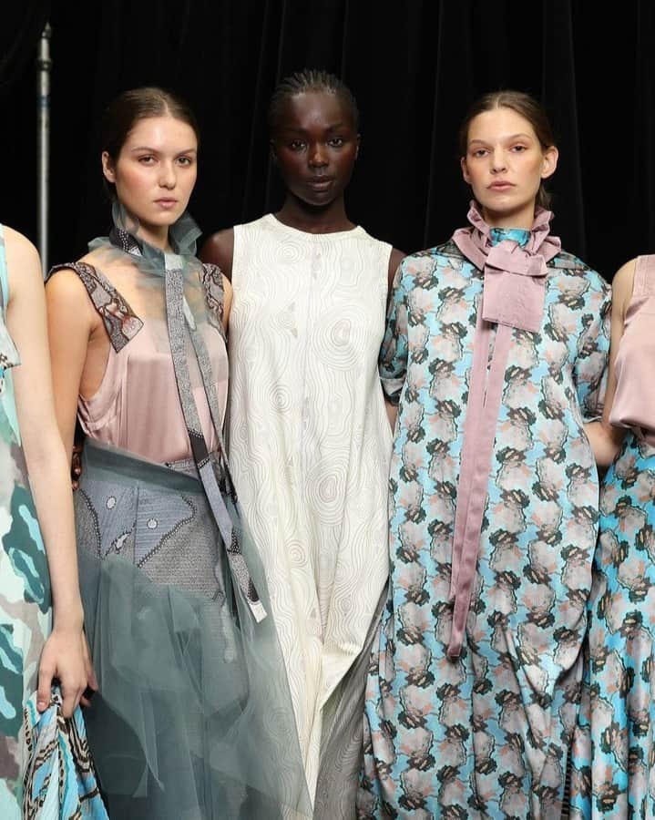 Vogue Runwayさんのインスタグラム写真 - (Vogue RunwayInstagram)「On Wednesday, Michael West of Sydney’s Metropolitan Local Aboriginal Land Council introduced the first-ever standalone show by an Indigenous Australian designer at Afterpay Australia Fashion Week: Ngali. The label was established by Denni Francisco, a Wiradjuri designer (originally from New South Wales), in 2018. The name, she explains: “translates in a number of Aboriginal languages to ‘we’ or ‘us’. That’s because what we do as a brand is about the collective: our ethos is together.” Ngali’s formal debut on the AAFW calendar comes as the wider national conversation about the country’s violent origins shifts from long-held antagonism to a new progressive and reparatory spirit. Tap the link in bio to learn more.」5月19日 7時36分 - voguerunway