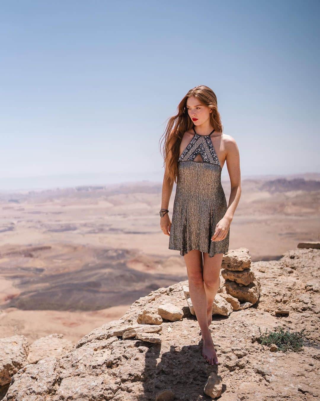Larsen Thompsonのインスタグラム：「Israel recappp🇮🇱 #1: fashion meets the largest erosion crater (@isabelmarant thanks for making me feel pretty🥰) #2: first time seeing a camel #3: Vic and I being children at Dead Sea #4: calm before the storm #5: cheesin in Jaffa #6: to new friendships🤍 #7: the ICON himself #8: Red Canyon  #9: introduced to fav snack of all time #10: living my best life」