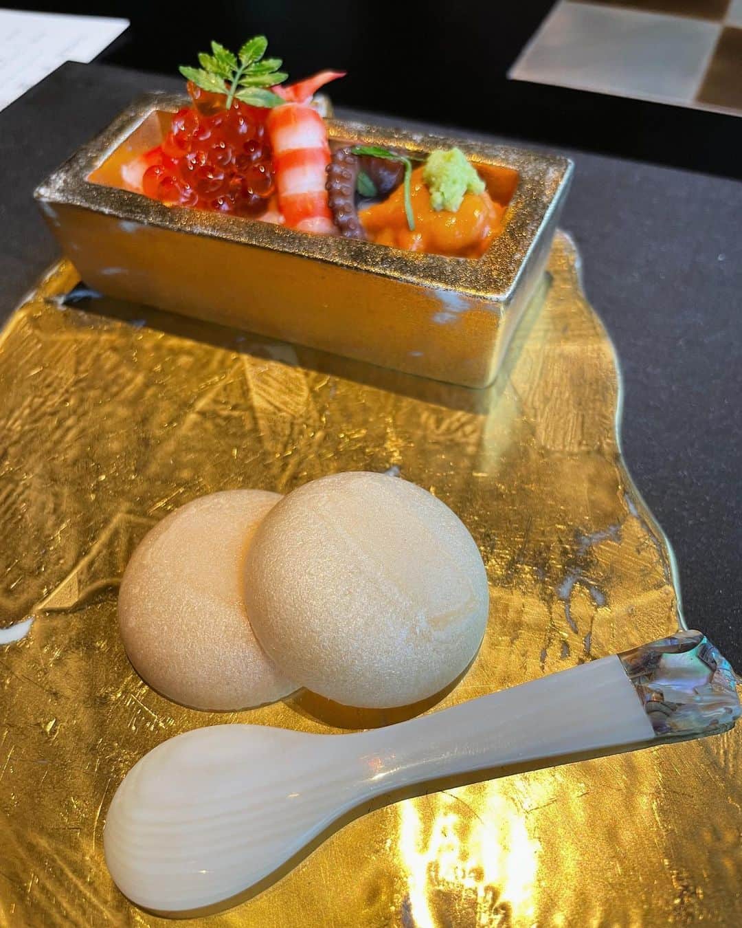 大西百合子さんのインスタグラム写真 - (大西百合子Instagram)「🏷️ #日本料理濱   大人になってから味の美味しいとかだけじゃなくて、 器とか盛り付け見るの好きになった。✨  #onishiyuriko」5月19日 8時39分 - yurikooo_jpn