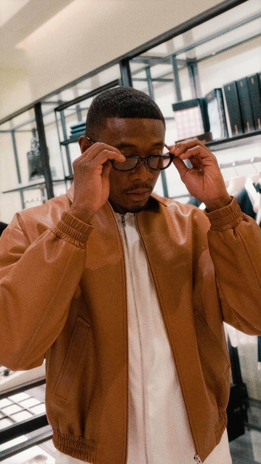 ダヴィド・アラバのインスタグラム：「@adidasfootball x @prada」