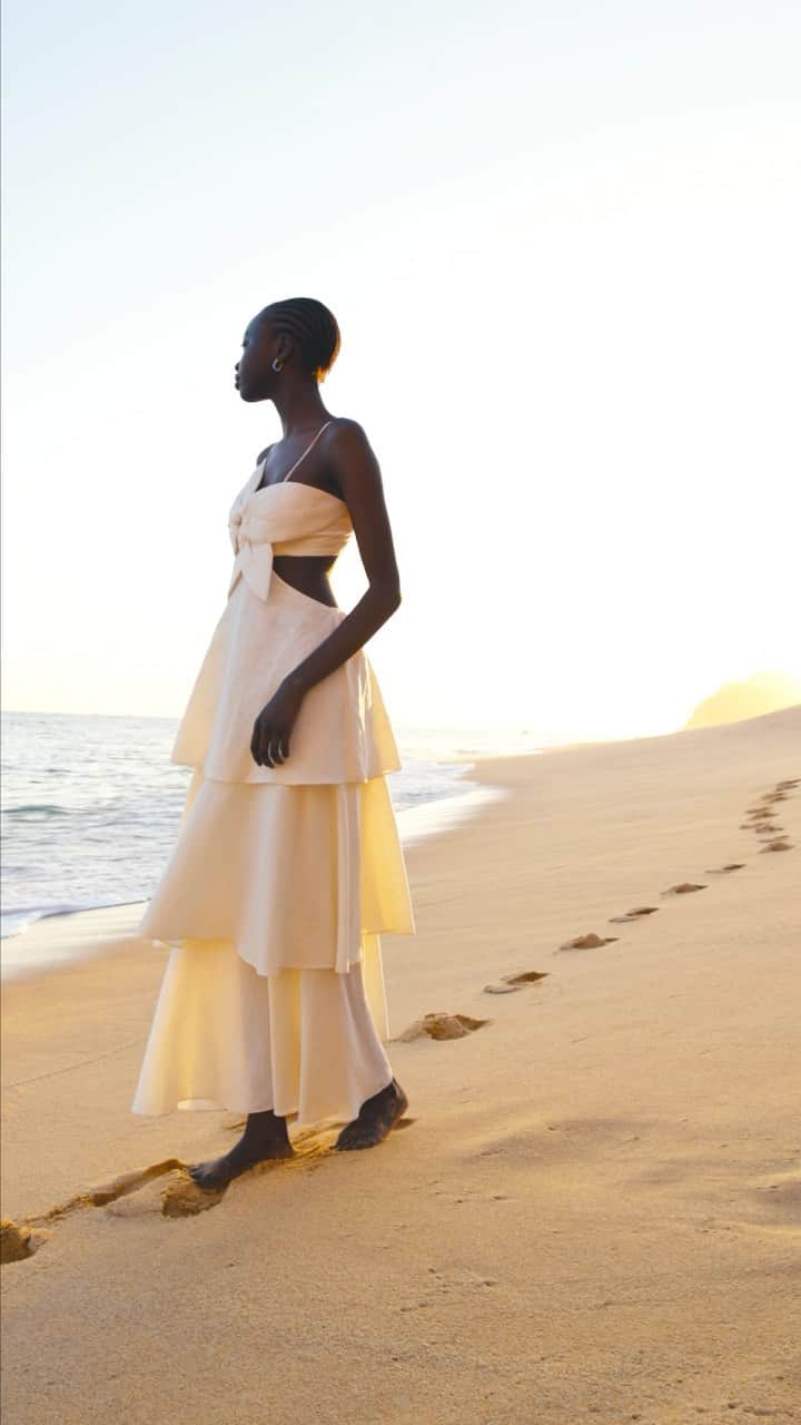 Saks Fifth Avenueのインスタグラム：「@farmrio’s linen dress was made for the girl who loves long walks on the beach. Tap View Products to shop it now. #Saks」