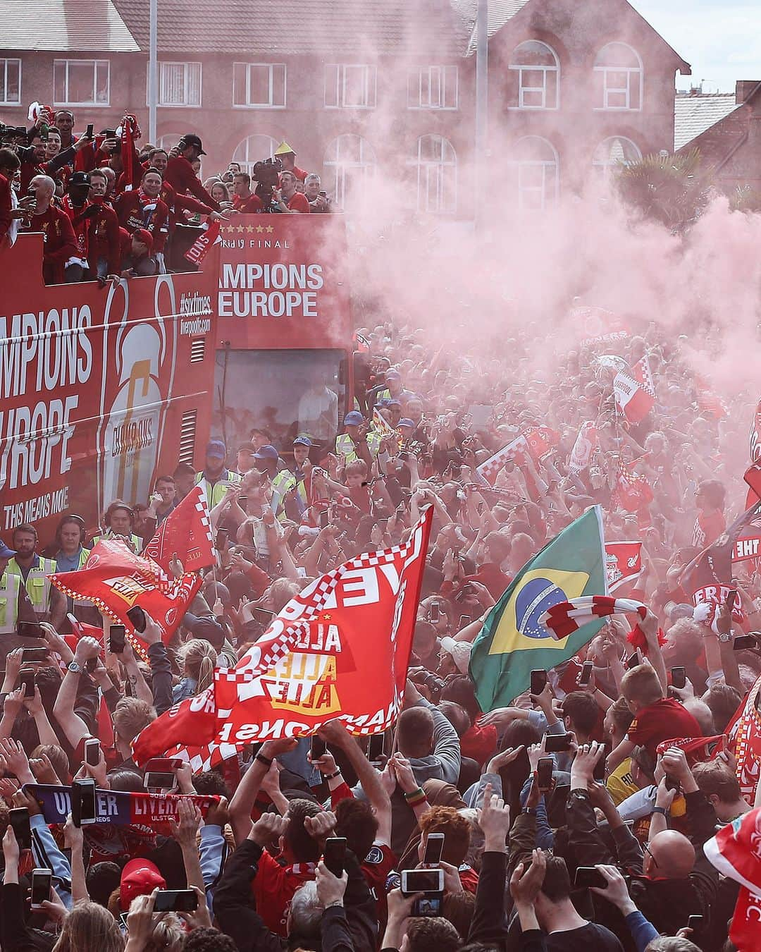 リヴァプールFCさんのインスタグラム写真 - (リヴァプールFCInstagram)「A day we'll cherish forever ❤」6月3日 3時30分 - liverpoolfc