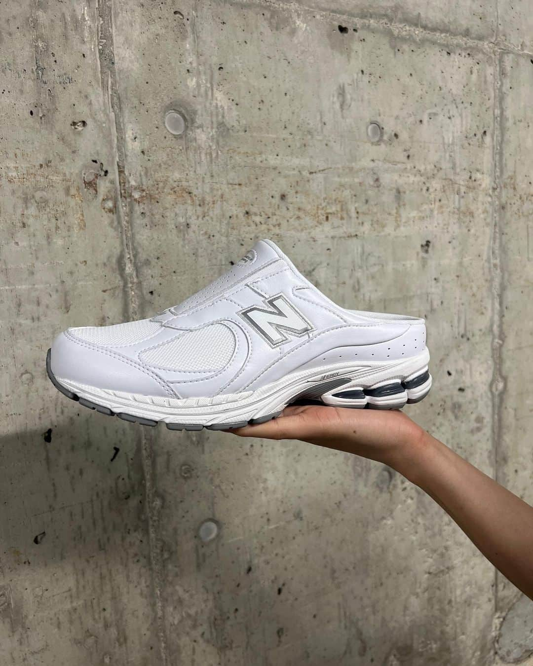 ビームス神戸さんのインスタグラム写真 - (ビームス神戸Instagram)「・ 【NEW BALANCE】  NEW BALANCE 別注 M2002 RM3  item no:11-33-0121-424 price:14,080  🔥オススメポイント🔥 ・これからの時期に適した、爽やかなカラーリング❗️ ・履きやすさ、着脱のしやすさ❗️  🔍商品の問い合わせは、電話orDMでも承っております。  ⚠️営業時間中での返答となりますので、お時間がかかる可能性がございます。予めご了承下さいませ。  ☎️078-335-2720  #beams#bprbeams#beamsplus#beamsboy#raybeams#kodomo#beamst#instafashion#instagood#outfit#outfitoftheday#fashion#ootd#beamskobe#kobe#japan#ビームス#レイビームス#ビームスボーイ#こどもビームス#NEWBALANCE」6月2日 19時27分 - beams_kobe