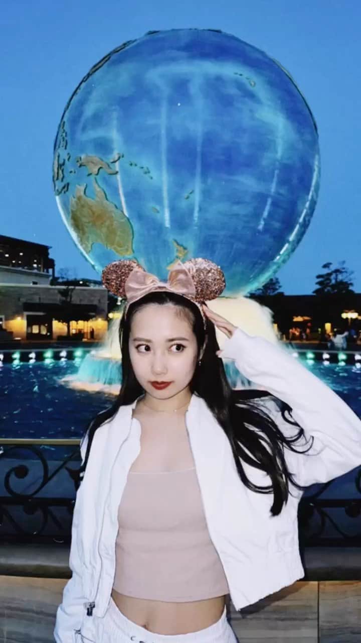 塚本いづみのインスタグラム：「マネージャーさんがいっぱい撮ってくれたのでせっかくだから載せちゃう🪐film風📷」