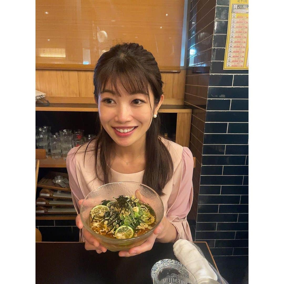 梅山茜さんのインスタグラム写真 - (梅山茜Instagram)「. ＊徳島グルメ🍽＊ . お仕事のあとは美味しい徳島グルメ！ 竹ちくわにすだち蕎麦にすだちブリ🐟 そしてザすだちー😆🧡 何もかもにすだちがちゃんと付いてて これこれこれーーってなりました🥰 竹ちくわは軽く炙られていて絶品やった🥹 また食べ物もゆっくり堪能しに行きたいな〜🫧」6月2日 19時23分 - umeyama_akane