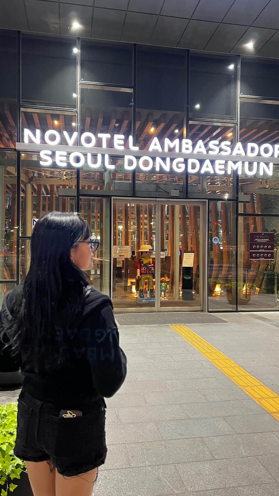 もえしゃんのインスタグラム：「先日行った韓国🇰🇷 韓国料理大好きマンなので食べて食べて食べつくしてきた！🍽️ 辛いもの次はもっと攻めよう🌶️  やっぱカンジャンケジャンは本場は絶品だったよ🦀  初渡韓で1人で色々クリニック回ったの我ながら頑張った。笑 お肌とか色々痛みに耐えて頑張った甲斐あった🥺💖  次の渡韓は1人かな〜🥹  #韓国 #韓国旅行 #korea #江南 #東大門 #韓国料理 #明洞グルメ #東大門グルメ #ゴルフ #golf」