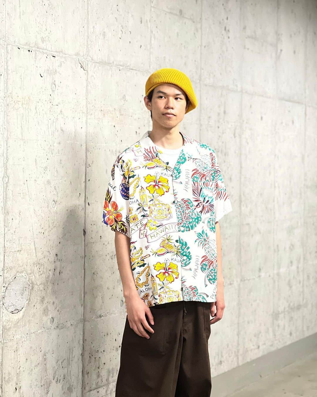 ビームス神戸さんのインスタグラム写真 - (ビームス神戸Instagram)「・ 【SUN SURF × BEAMS】  SUN SURF × BEAMS / 別注 クレイジー アロハシャツ  item no:11-01-0074-086 price:17,600  🔥オススメポイント🔥 ・存在感のあるデザイン❗️ ・光沢感や高級感のある素材❗️ ・夏には持ってこいのアロハシャツ❗️  🔍商品の問い合わせは、電話orDMでも承っております。  ⚠️営業時間中での返答となりますので、お時間がかかる可能性がございます。予めご了承下さいませ。  ☎️078-335-2720  #beams#bprbeams#beamsplus#beamsboy#raybeams#kodomo#beamst#instafashion#instagood#outfit#outfitoftheday#fashion#ootd#beamskobe#kobe#japan#ビームス#レイビームス#ビームスボーイ#こどもビームス#SUNSURF」6月2日 19時28分 - beams_kobe