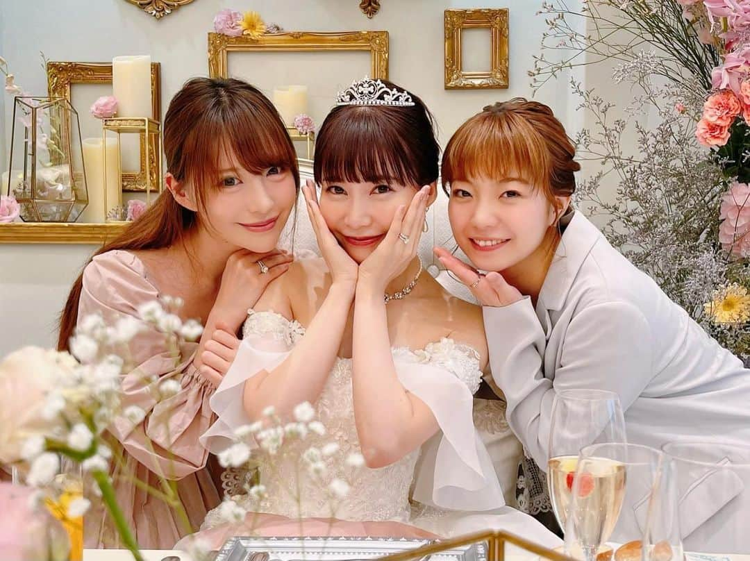 西脇彩華のインスタグラム：「＊ 2023.05.21 💒✨ 9nineメンバー🤍😊 ㅤㅤㅤㅤㅤㅤㅤㅤㅤㅤㅤㅤㅤ それぞれお忙しい中でも、駆けつけてくれました💕😌🕊 ほんとありがとう。 ㅤㅤㅤㅤㅤㅤㅤㅤㅤㅤㅤㅤㅤ うきは泣きすぎで、ひろは顔つるくらい笑ってくれてた🤣💕💕 自分のことみたいによろこんでくれたふたりに涙が出るほどうれしかったよ。 ㅤㅤㅤㅤㅤㅤㅤㅤㅤㅤㅤㅤㅤ そしてこの日以上に報告した日のことはわたしだけの大切な一生忘れられない思い出です🤍🤍✨😌 ㅤㅤㅤㅤㅤㅤㅤㅤㅤㅤㅤㅤㅤ いつかくる2人の幸せも全力で楽しみに。✨⭐️😌 ㅤㅤㅤㅤㅤㅤㅤㅤㅤㅤㅤㅤㅤ これからも変わらず、それぞれが大切だとおもう人、ことを精一杯で大切に、一生懸命生きていこうね🙇‍♀️💕　 ㅤㅤㅤㅤㅤㅤㅤㅤㅤㅤㅤㅤㅤ #9nine #39F9 🙏😭」