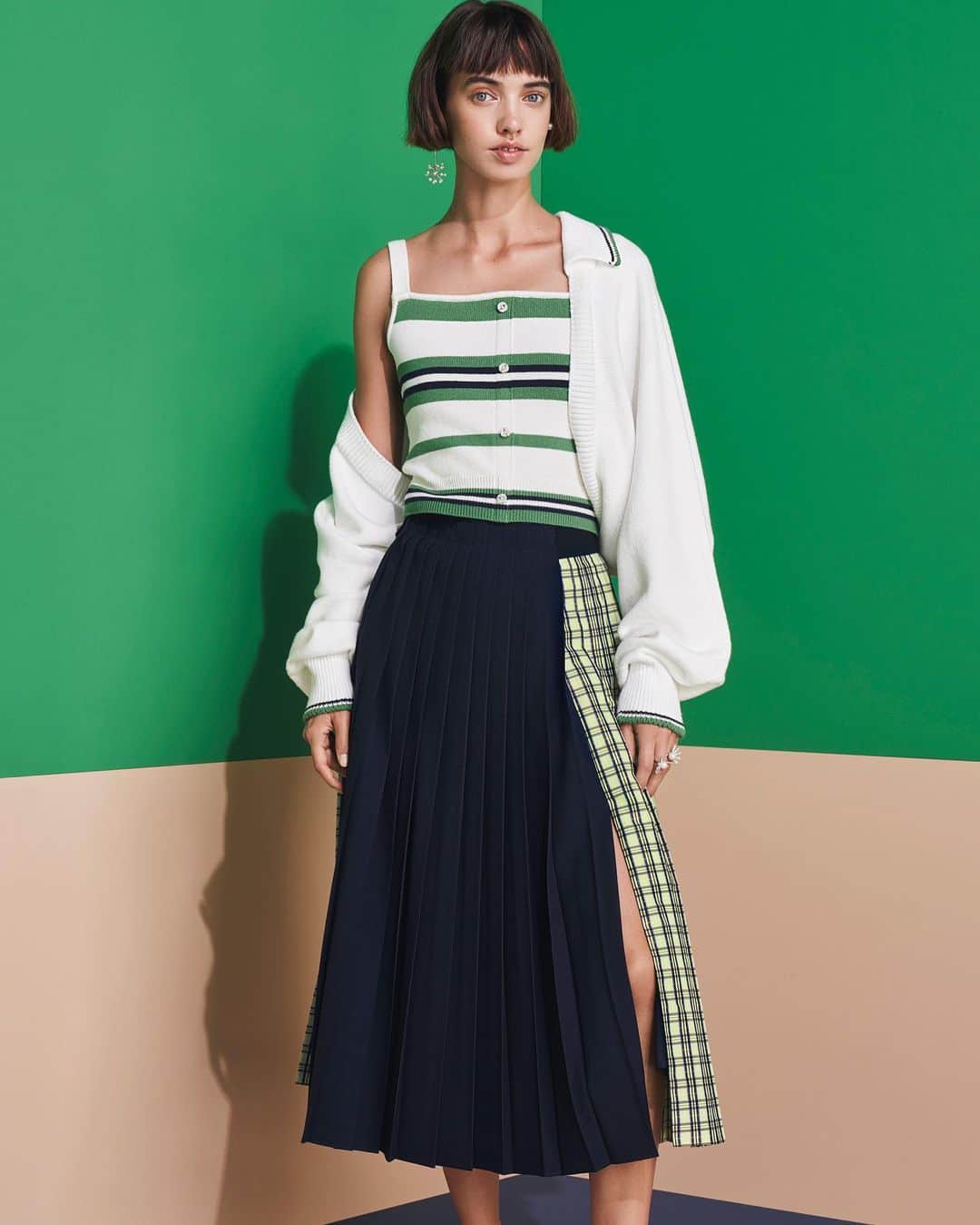 アディアムのインスタグラム：「A seamless combination of carefree elegance and athleticism. Shop the latest #ADEAM collection that showcases a refined yet sporty look, featuring clean silhouettes and relaxed shapes.」