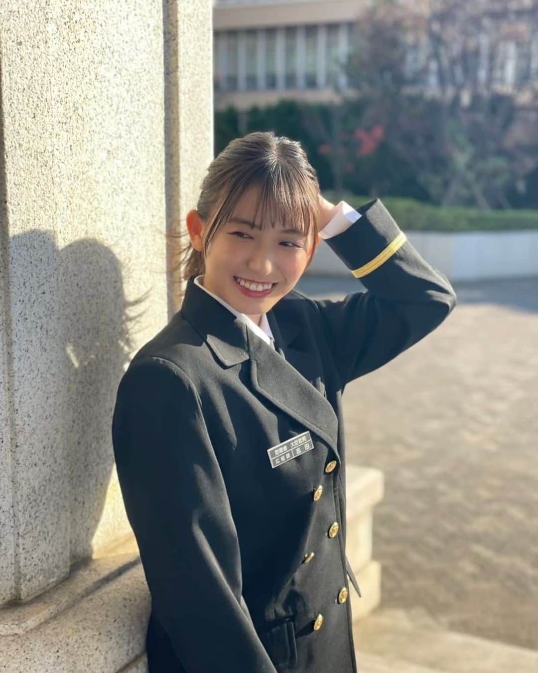 志田音々のインスタグラム：「【お知らせ】  この度、防衛省広報アドバイザーに就任させていただきました。  少しでも多くの皆さまに防衛省の活動について知っていただくため、広報活動に努めて参ります！  真面目にはもちろん、面白みを持ってお伝えするのが目標です🍀  (写真は雑誌「MAMOR」 @mamor_official 撮影時のオフショットです☺︎)」