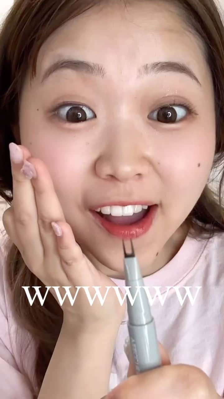 ほのぴすのインスタグラム：「念願の！！！！！  #コスメ検証　#中国コスメ #美容 #中国美女 #中国メイク #ワンホンメイク #ワンホンネイル #アイライナー #ワンホンコーデ #ワンホンヘア #ワンホンコーデ」