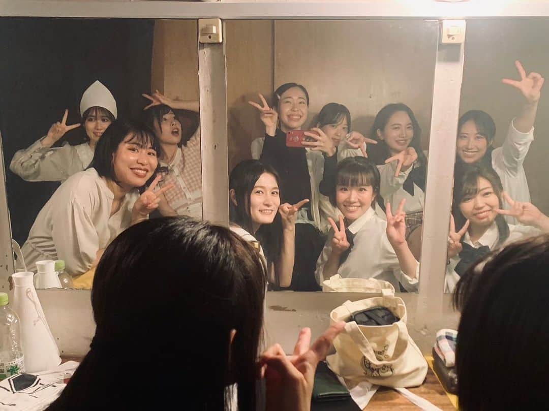柊みずほのインスタグラム：「舞台「お化けませんか」 2日目無事終了致しました！ この雨の中でも、ご来場いただけたこと 本当に本当に嬉しいです。 ありがとうございます！！ 早いものでもう折り返し。 どのチームも個性的で素敵だけど、 やっぱり自分のチームが1番好き。 まだまだ予約も受け付けておりますので ぜひ千本桜ホールにてお会いしましょう🌸 予約のURLはストーリーへ！ 最終日は配信もあるので劇場に来ることが叶わない方はおうちで楽しんでくださいませ💙   #お化けませんか」