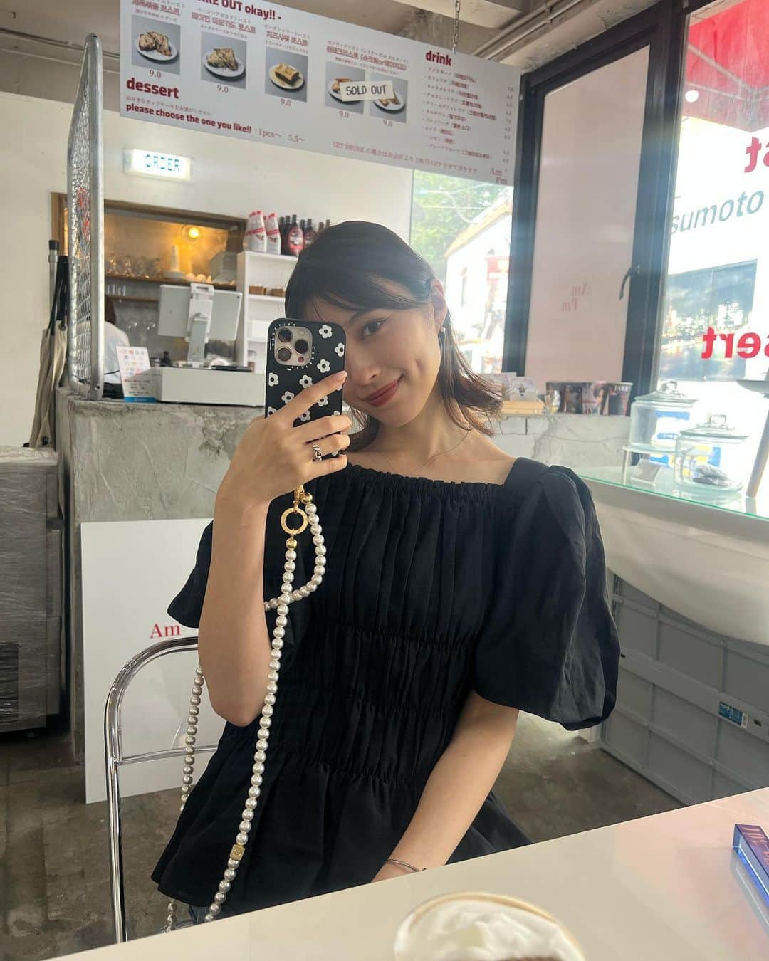 小山莉奈さんのインスタグラム写真 - (小山莉奈Instagram)「@CASETiFY @CASETiFY_jp 🌸 パールのスマホショルダーもかわいい🤭  #CASETiFY #ShowYourColors  #スマホショルダー」6月2日 20時33分 - koyama_rina