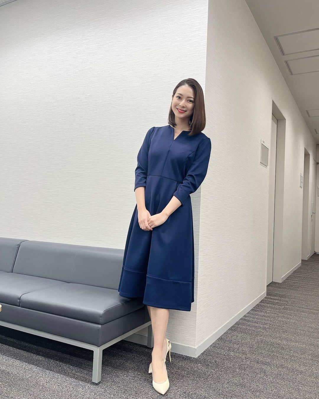住田紗里のインスタグラム：「昨日のグッド！モーニングの衣装です☀️ 紺のワンピースでした  ワンピース &.NOSTALGIA（@nostalgia_jp）  #グッドモーニング#衣装#&nostalgia#ワンピース#テレビ朝日#テレ朝#テレビ朝日アナウンサー#アナウンサー#住田紗里」