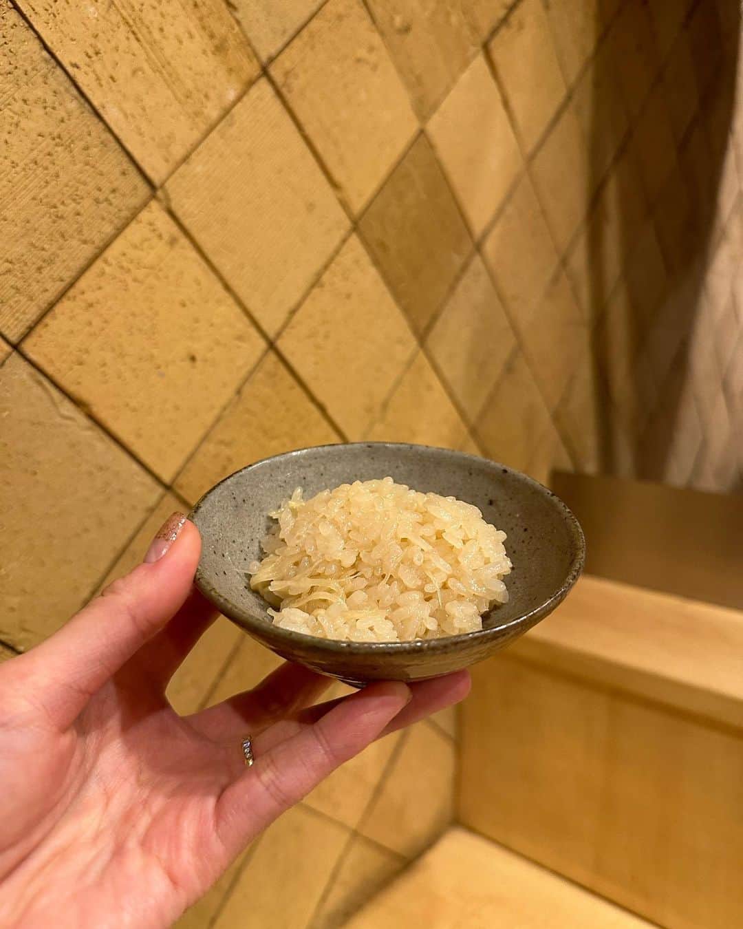 西村彩香さんのインスタグラム写真 - (西村彩香Instagram)「.  最近の🍚 #ほっぺた落ちたシリーズ 🐷  1. @funachef はじめての食感のサーモン 2. @tonkatu_noguci このカツ丼忘れられない 3. @map_cf_wrks 何食べても美味しい 4. @ronhermanjp RHcafeではいつもこれ 5. @sabo_fukuakari 山椒胡麻だれ 6.  う嵐 7. @sakurabito_70100513 コーンと桜エビの土鍋ご飯 8. @funachef この季節がやってきた 9. @sushicoffee スシコーヒーの煮穴子大好き 10. @taniguchi_yakitori お米界1位の生姜ごはん  10枚におさめるとか無理...🫠📷　  大好きなお店ばっかりで まだまだほっぺた落ちまくり🫠」6月2日 20時42分 - leimoni_n