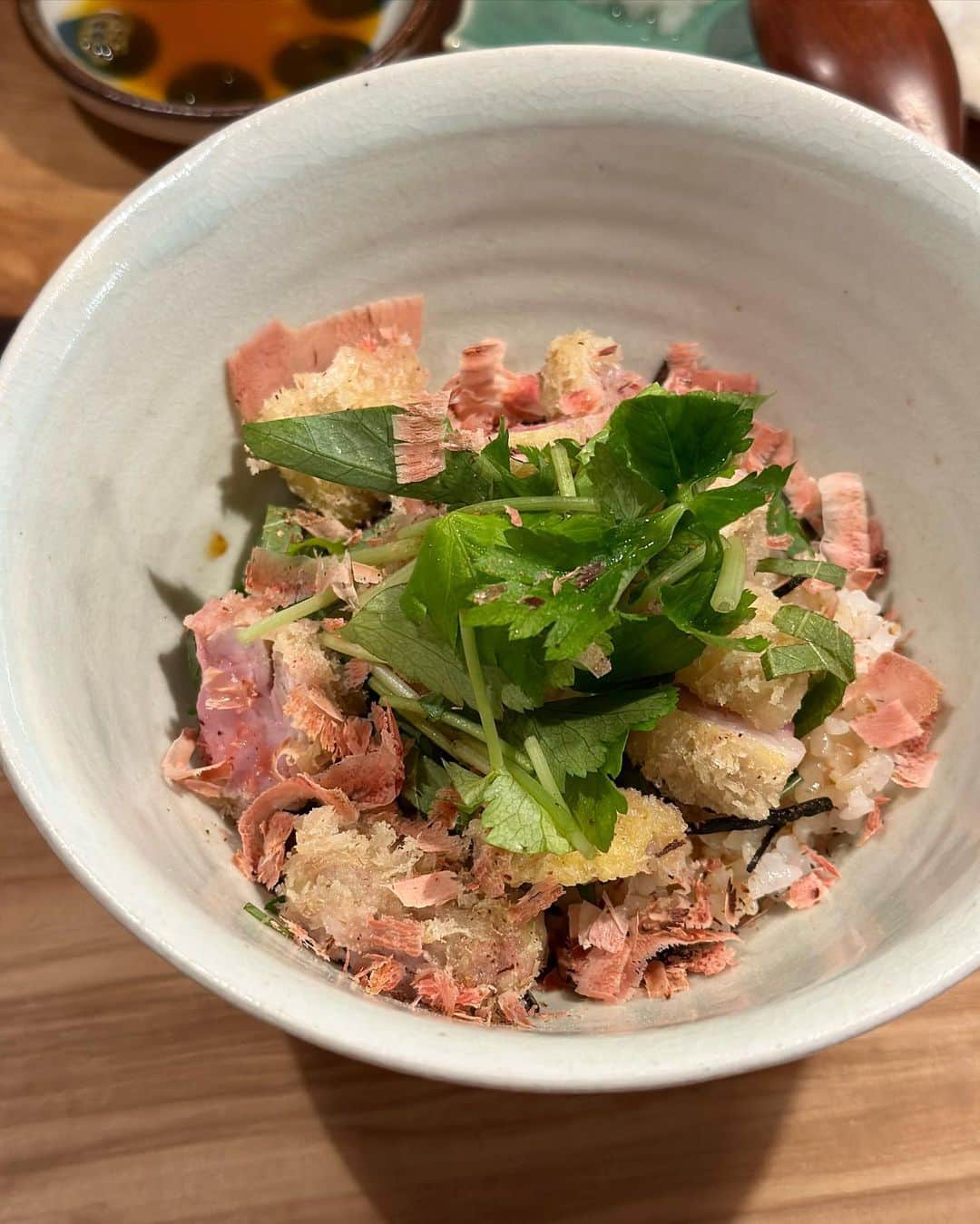 西村彩香さんのインスタグラム写真 - (西村彩香Instagram)「.  最近の🍚 #ほっぺた落ちたシリーズ 🐷  1. @funachef はじめての食感のサーモン 2. @tonkatu_noguci このカツ丼忘れられない 3. @map_cf_wrks 何食べても美味しい 4. @ronhermanjp RHcafeではいつもこれ 5. @sabo_fukuakari 山椒胡麻だれ 6.  う嵐 7. @sakurabito_70100513 コーンと桜エビの土鍋ご飯 8. @funachef この季節がやってきた 9. @sushicoffee スシコーヒーの煮穴子大好き 10. @taniguchi_yakitori お米界1位の生姜ごはん  10枚におさめるとか無理...🫠📷　  大好きなお店ばっかりで まだまだほっぺた落ちまくり🫠」6月2日 20時42分 - leimoni_n