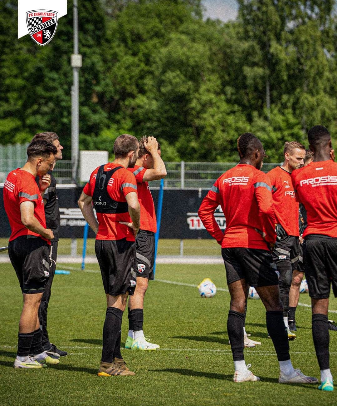 FCインゴルシュタット04のインスタグラム：「☀️ ⚽ 🔛 #FVIFCI  . . #Schanzer #einfachwiederschanzer #schanzerdassindwir #schanzerfürimmer #Schanzer #Ingolstadt #FCI #FCIngolstadt #soccer #fussball #football #futbol #Liga3 #3Liga #TotoPokal #TotoPokalFinale2023 #TotoPokalFinale #FVIllertissen #Illertissen #FVI #FVIFCI #illertissenillertissenwirfahrennachilltertissen」