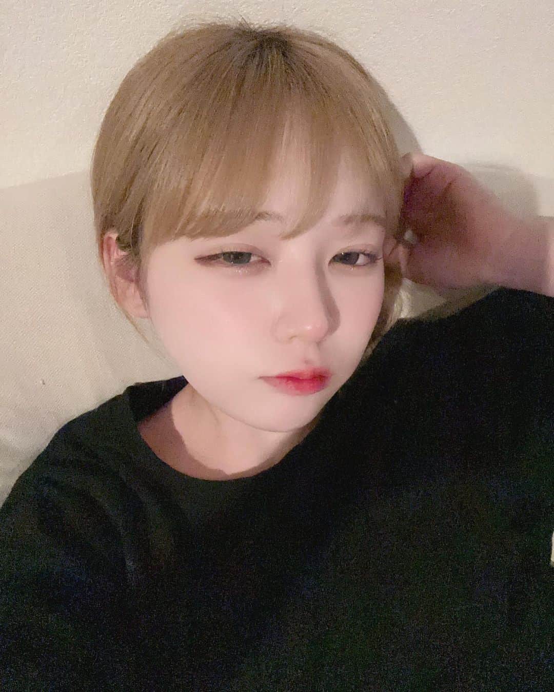 栞麗さんのインスタグラム写真 - (栞麗Instagram)「ゆる自撮り〜 18万名様ありがとう*ˊᵕˋ*」6月2日 21時15分 ...