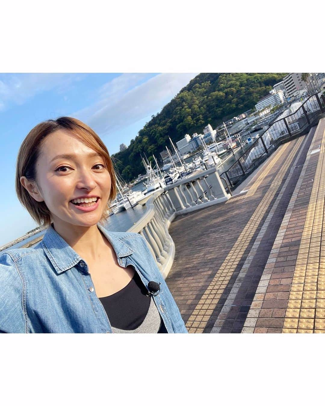 杜野まこさんのインスタグラム写真 - (杜野まこInstagram)「＼ #いい伊豆みつけた ／  久しぶりの杜野登板‼️ 見ていただけましたか？ 最初はちょっと探り探りのロケも、 すぐにスタッフさんから「そう！これこれ！これが杜野節！元気になる👍」と言ってもらえて嬉しかったなぁ〜🥰✨  熱海の自然の恵みといい そこで共存し守って来た人の温かさといい 最高すぎるッッッ‼ 感謝の気持ちいっぱいにとても楽しい旅になりました🙏  supに仰向けになり身体を預け、波の揺れを感じながら見上げた空🏝️✨  夢中になって作ったフォトフレーム🩵  美味しい海鮮丼に 歴史と日本愛つまった重要文化財「旧日向家熱海別邸」の美しさと洗練された空間の素晴らしさ✨  心を落ち着かせるひと時と、絶景をまえに思うこと、自分と対峙して生まれるアイディアや発見もいっぱい。 熱海の海時間いろんな思い出できました‼️✨  ぜひ「いい伊豆みつけた」を見て参考に、熱海に遊びに行ってみてください☺️🙌  ご協力くださった熱海の皆さま ありがとうございました♡  #熱海 #旅 #旅行 #日本 #japan #atami #海 #sup #海鮮丼 #フォトフレーム #体験工房 #旧日向家熱海別邸 #自然 #人 #海時間 #最高」6月2日 21時37分 - makomorino