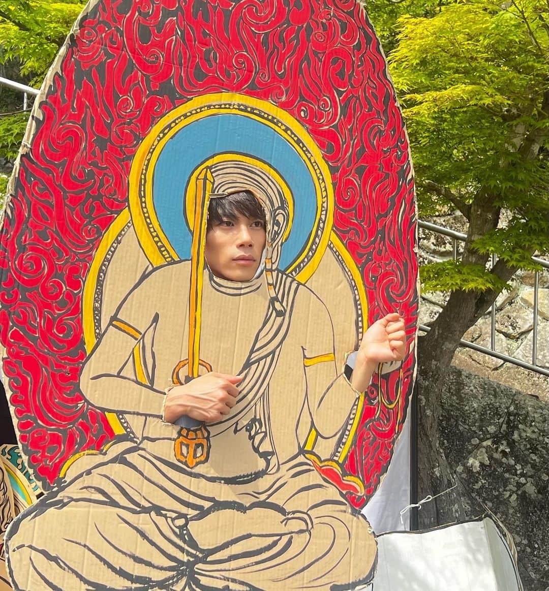 手島章斗のインスタグラム：「顔出し看板ロケ📸  岡山、香川にお住まいの方以外も 是非YouTubeでご覧ください！！  #ボクP #岡山 #香川 #OHK #顔出し看板好き #ロケ大好き」