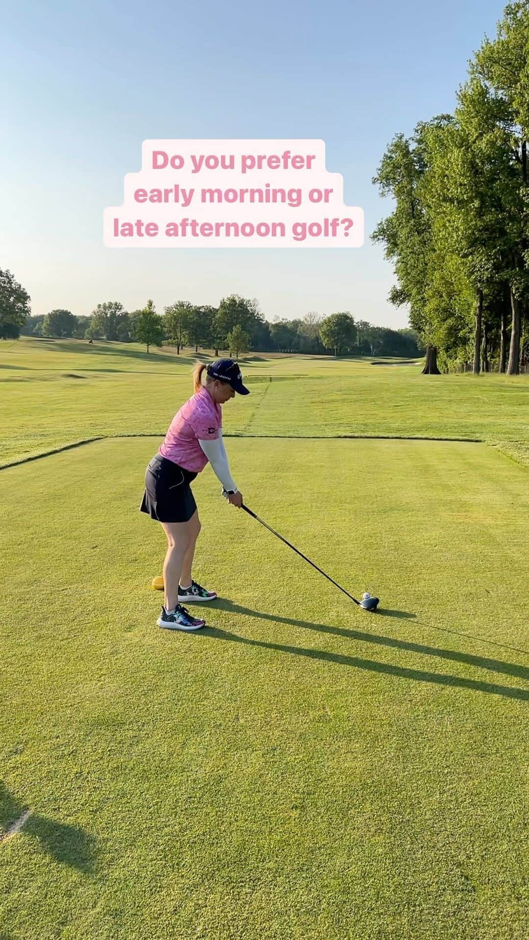 モーガン・プレッセルのインスタグラム：「Not much better than a late evening round of golf on a gorgeous day! Thanks Plainfield for having us out yesterday. What a fun track! Do you prefer early morning or late afternoon golf? Tell me in the comments below! 👇🏻」