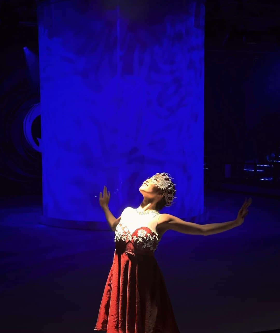 小野真琳のインスタグラム：「Happiness is….  #symphonyoftheseas #1977」