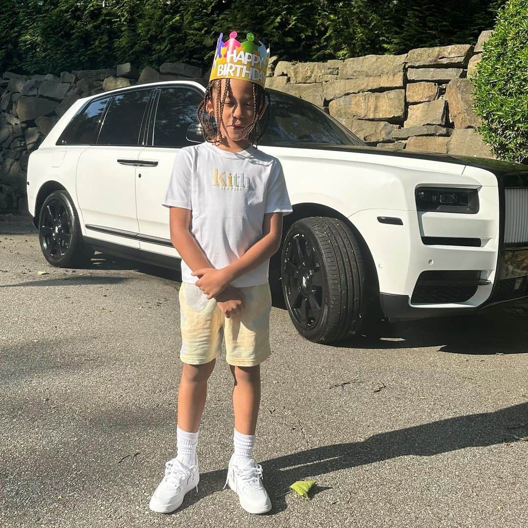 ファボラスのインスタグラム：「Birthday Boy 👑 6•2•15   8 Years ago today you came into my world & made me better! You’re my best friend & I live to see you smile.. Love your soul little boy! Happy Birthday Jonas 🎈」