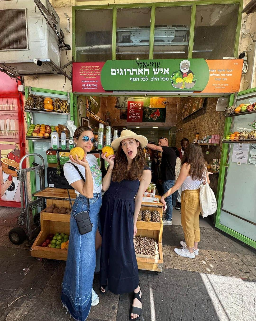 トーレイ・デヴィートさんのインスタグラム写真 - (トーレイ・デヴィートInstagram)「Touring around Israel. A trip of a lifetime. 🇮🇱 Tel Aviv • Tsfat • Nazareth and more. 🤍」6月2日 21時51分 - torreydevitto