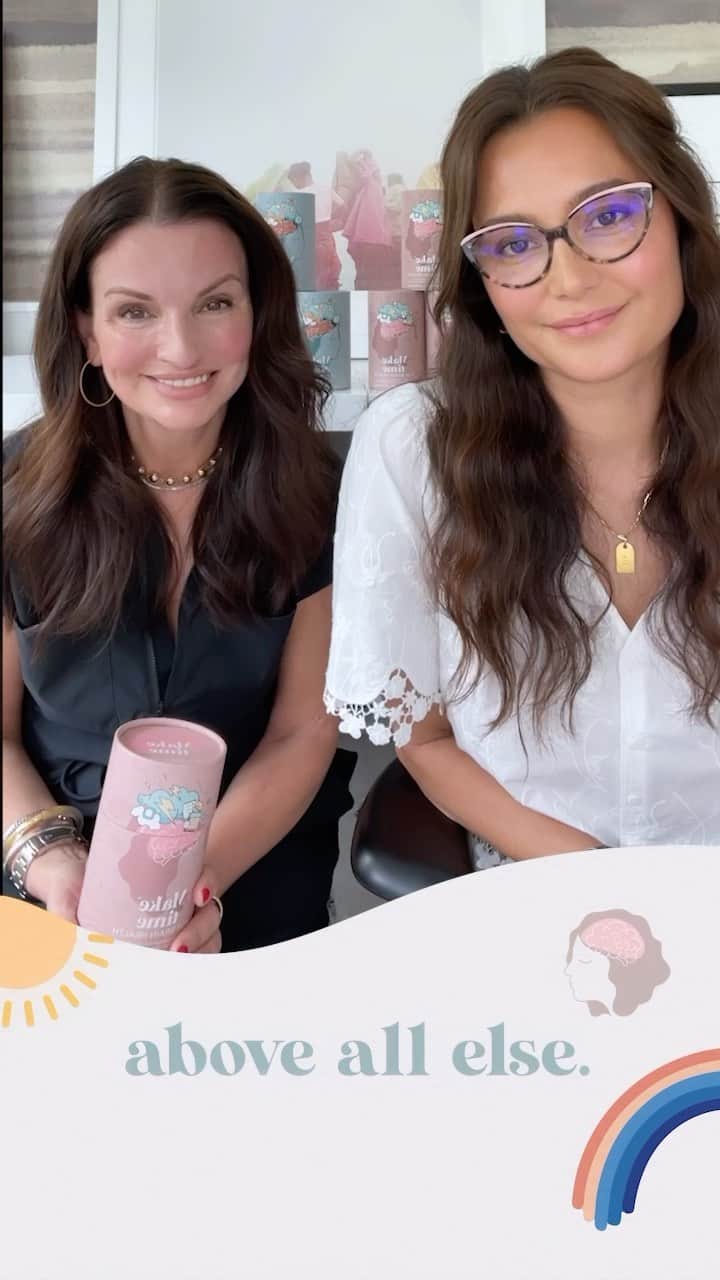 のインスタグラム：「I am so proud to be able to support Hilarity for Charity and amplify their mission through @maketimewellness social impact program. We will be donating 5% of all proceeds to help support their impactful efforts. I personally admire the work that @wearehfc does in supporting caregivers, raising awareness around dementia and the importance of brain health. They are leading the charge and making such a difference within this space.   “HFC is a national non-profit on a mission to care for families impacted by Alzheimer’s disease, activate the next generation of Alzheimer’s advocates, and be a leader in brain health research and education.”  I believe that through action, education and conversation, that’s how change is made. So let’s go and join us! 🌈💗  #hilarityforcharity #maketime #maketimewellness #socialimpactprogram」