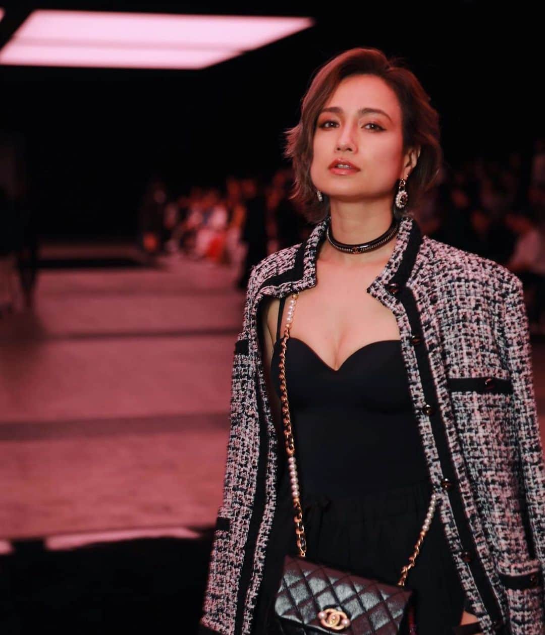 風間ゆみえのインスタグラム：「CHANEL  2022/23年  メティエダール コレクション SHOW IN TOKYO @chanelofficial   @sadamayumi  まゆみん、最高に美しいわ♡」