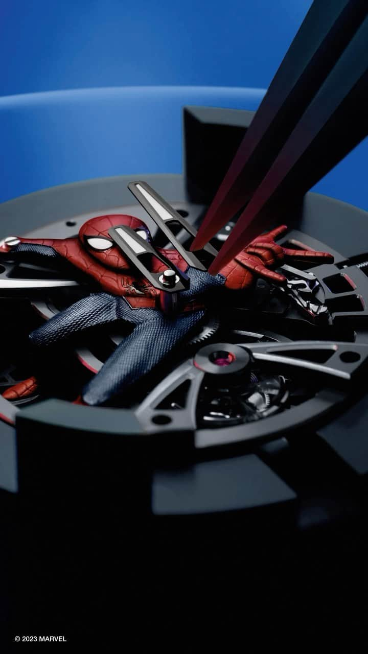 オーデマ・ピゲのインスタグラム：「A feat of openwork. The new Royal Oak Concept Tourbillon “Spider-Man” required engineers, watchmakers and craftsmen to eliminate as much material as possible in order to achieve a level of transparency allowing the Super Hero to shine in the light of day.   Ref. 26631IO.OO.D002CA.01 #AudemarsPiguet #APxMarvel #RoyalOakConcept」