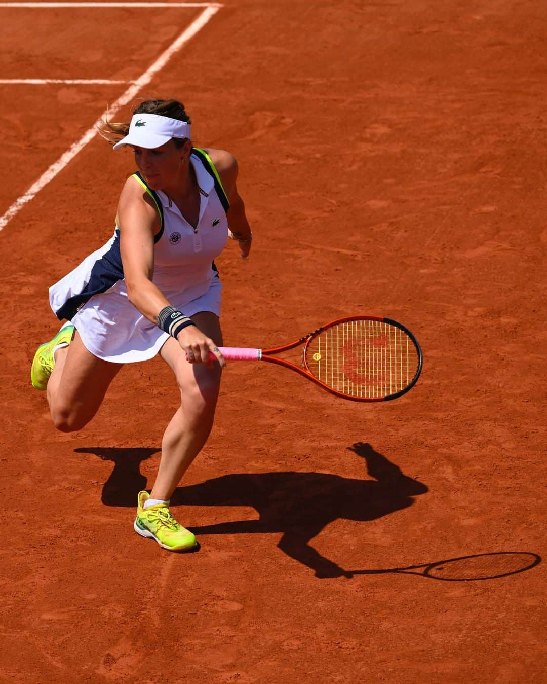 のインスタグラム：「The comeback continues 👏   @nastia_pav books a spot in the fourth round defeating Potapova in three!  #RolandGarros」
