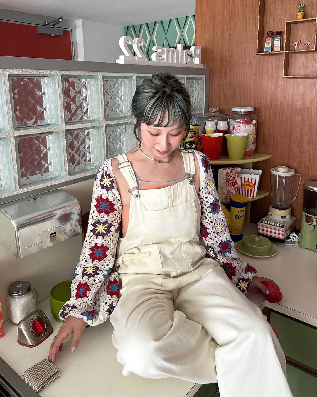ARISAのインスタグラム：「ㅤㅤㅤㅤㅤㅤㅤㅤㅤㅤㅤㅤㅤ ㅤㅤㅤㅤㅤㅤㅤㅤㅤㅤㅤㅤㅤ ハロサン夏LOOK、 公開されましたーー🌻♡ ㅤㅤㅤㅤㅤㅤㅤㅤㅤㅤㅤㅤㅤㅤㅤㅤㅤㅤㅤㅤㅤㅤㅤㅤㅤㅤ 早朝からロケバスでの 撮影、楽しかったな🤫 ㅤㅤㅤㅤㅤㅤㅤㅤㅤㅤㅤㅤㅤ 今回も可愛いが 大渋滞してるので 是非ご覧ください♡ ㅤㅤㅤㅤㅤㅤㅤㅤㅤㅤㅤㅤㅤ ㅤㅤㅤㅤㅤㅤㅤㅤㅤㅤㅤㅤㅤ ㅤㅤㅤㅤㅤㅤㅤㅤㅤㅤㅤㅤㅤチャオでは 今日から店舗も含め ノベルティフェアもしてるので チェックしてね！ ㅤㅤㅤㅤㅤㅤㅤㅤㅤㅤㅤㅤㅤ ㅤㅤㅤㅤㅤㅤㅤㅤㅤㅤㅤㅤㅤ ㅤㅤㅤㅤㅤㅤㅤㅤㅤㅤㅤㅤㅤ ㅤㅤㅤㅤㅤㅤㅤㅤㅤㅤㅤㅤㅤ #ハローサンフランシスコ #ハロサン#チャオパニック #チャオ#チャオコーデ#オン眉#オン眉ボブ #お団子ヘア #サロペ#スタジオ撮影#ciaopanic #ciaopanic_2023ss  #ciao_styling #hellosanfrancisco #hellosanfrancisco_23ss  ㅤㅤㅤㅤㅤㅤㅤㅤㅤㅤㅤㅤㅤ」