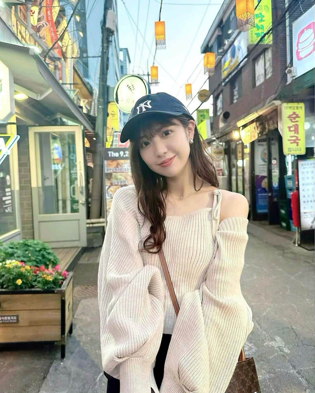 小玉梨々華さんのインスタグラム写真 - (小玉梨々華Instagram)「初韓国🇰🇷 初日から大満喫してます 楽しすぎる〜！」6月2日 22時27分 - ririka_kodama
